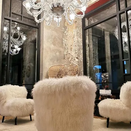 Готель La Folie Douce 4*