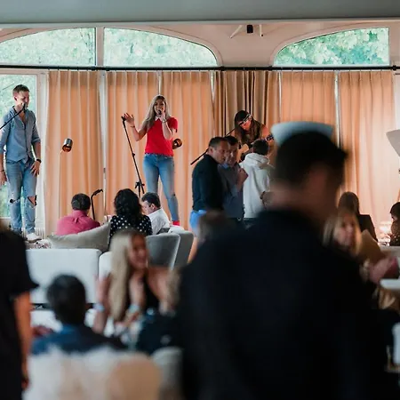 Hotel La Folie Douce 4*